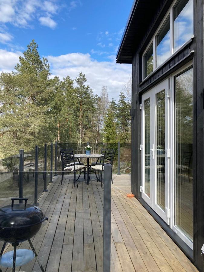 Cabin In The Woods, Close To Lake Maelaren Eskilstuna Eksteriør bilde